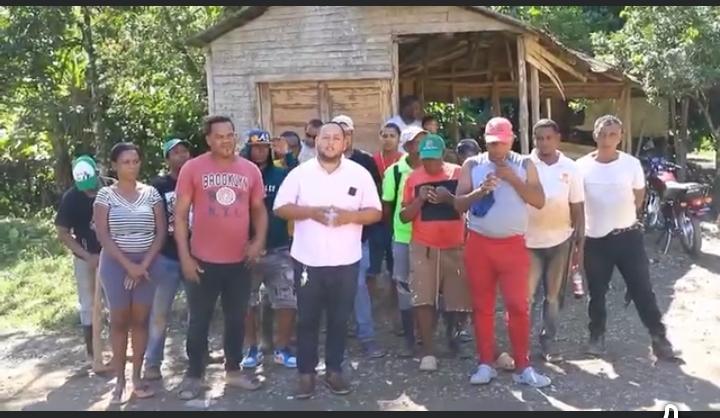 Ayuntamiento de Peralvillo dona tuberías a la comunidad de Jurungo para mejorar el servicio de agua.